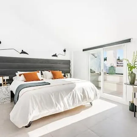 Nueva Andalucia - Atico Con Piscina Marbella