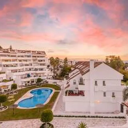 Nueva Andalucia - Atico Con Piscina * Marbella